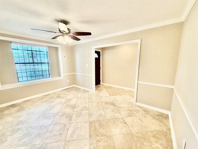 Building Photo - 5838 Ludington Dr