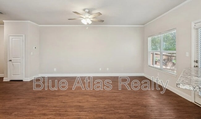 Building Photo - 268 Castleridge Dr