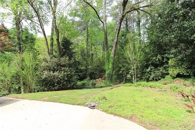 Building Photo - 1365 Timberland Dr