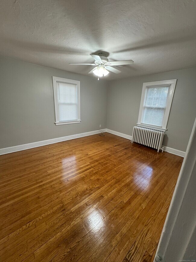 Building Photo - 114 Kneeland Rd