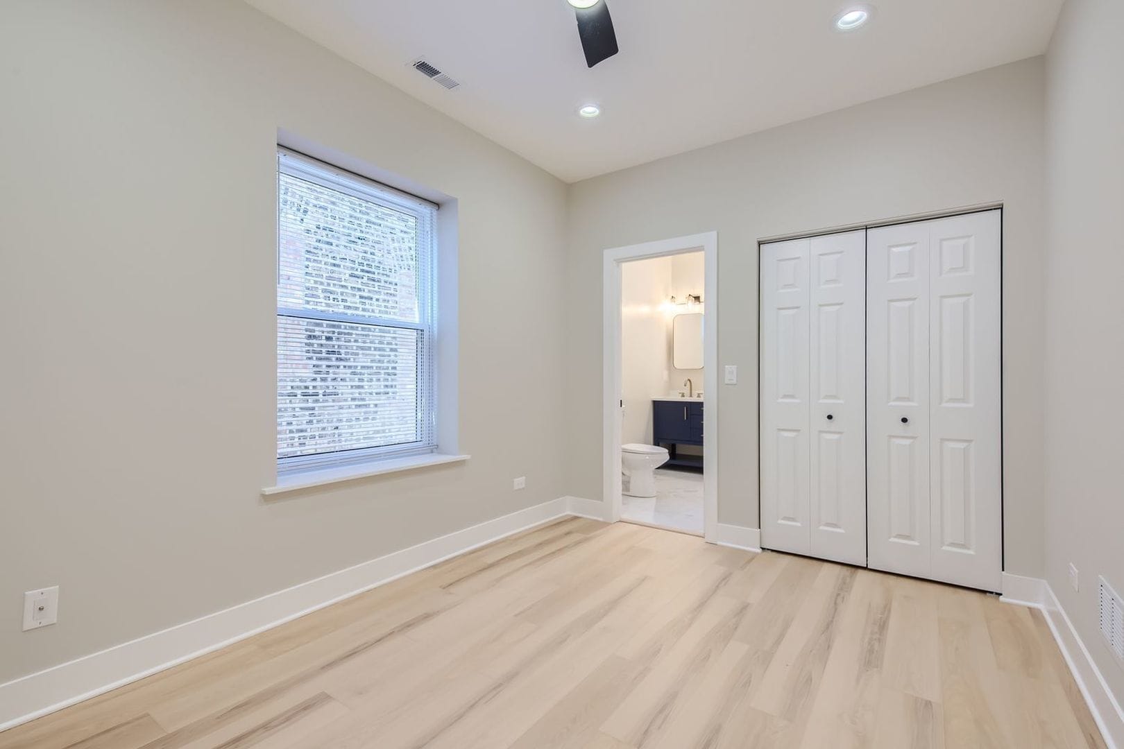 Building Photo - 4908 N Rockwell St