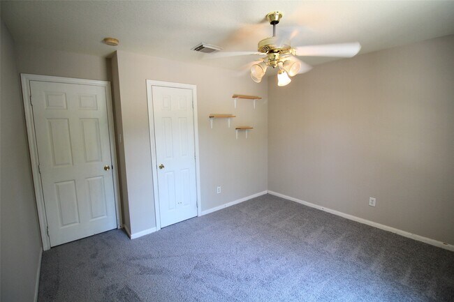 Building Photo - 2117 Whittier Dr