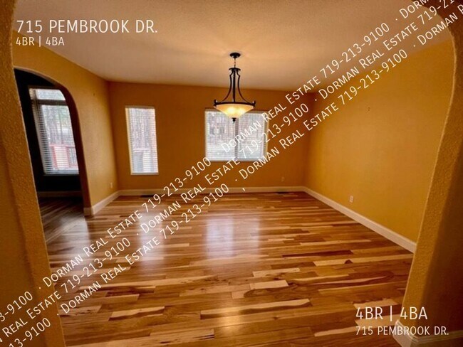 Building Photo - 715 Pembrook Dr