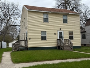 Building Photo - 609/611 S Maple