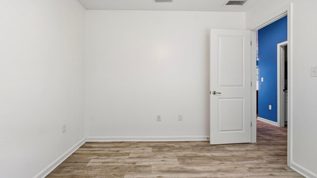 Building Photo - 1249 Martin Rd