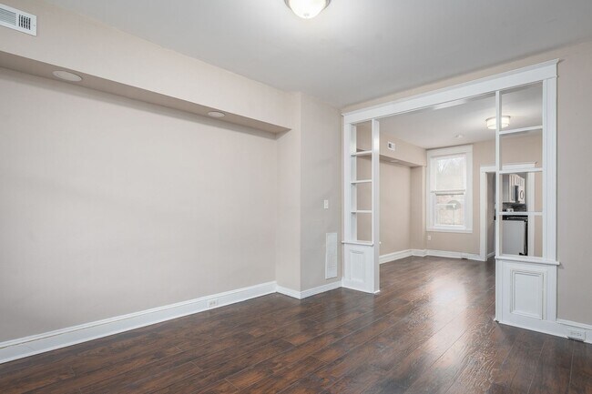Building Photo - Newly Renovated 3 Bedroom in Charming Balt...