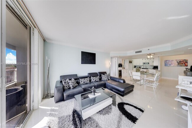 Building Photo - 9341 Collins Ave