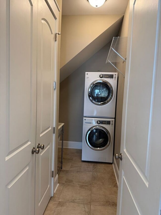 Building Photo - Lexington -Saluda River Club-Offering Self Guided Tour with RENTLY!