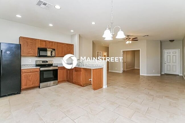 Building Photo - 3 Bedroom Pet-Friendly Home in SAN TAN VAL...