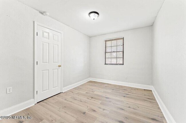 Building Photo - 3807 Ernjo Rd