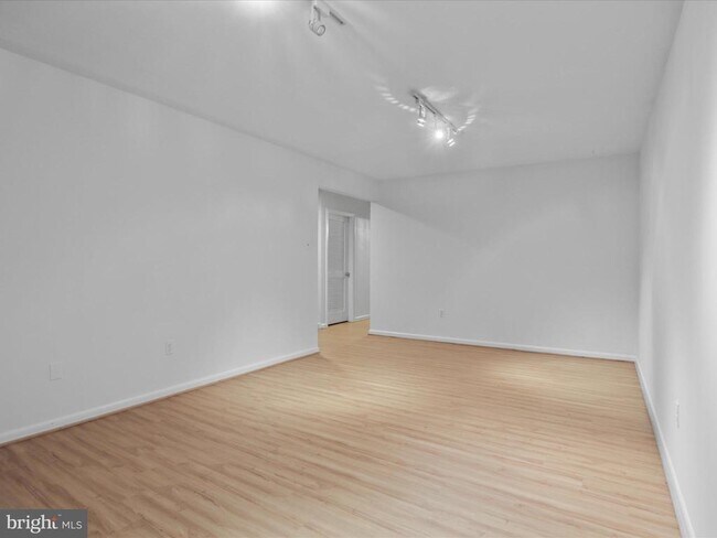 Building Photo - 11645 Newbridge Ct