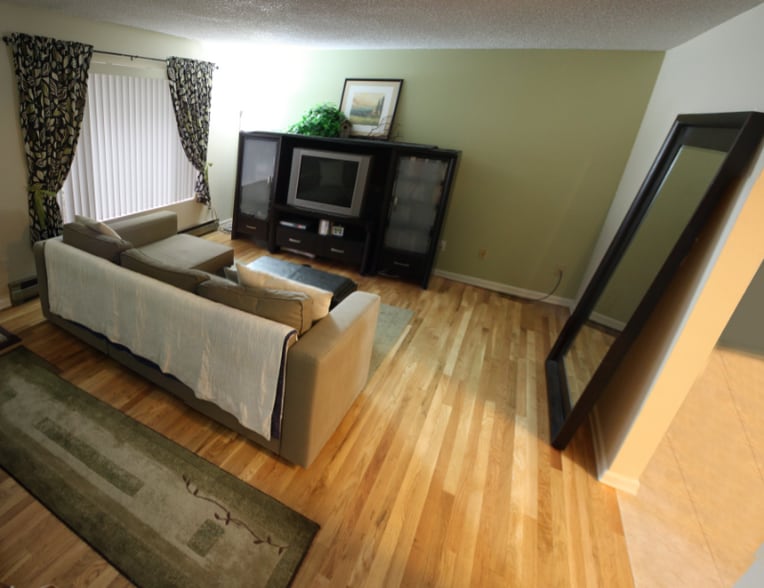 Building Photo - 1014 208th Ave NE