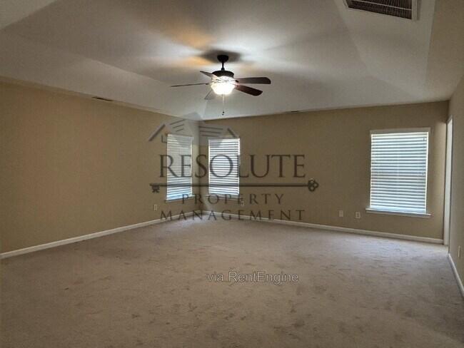 Building Photo - 4 Spicewood Ct