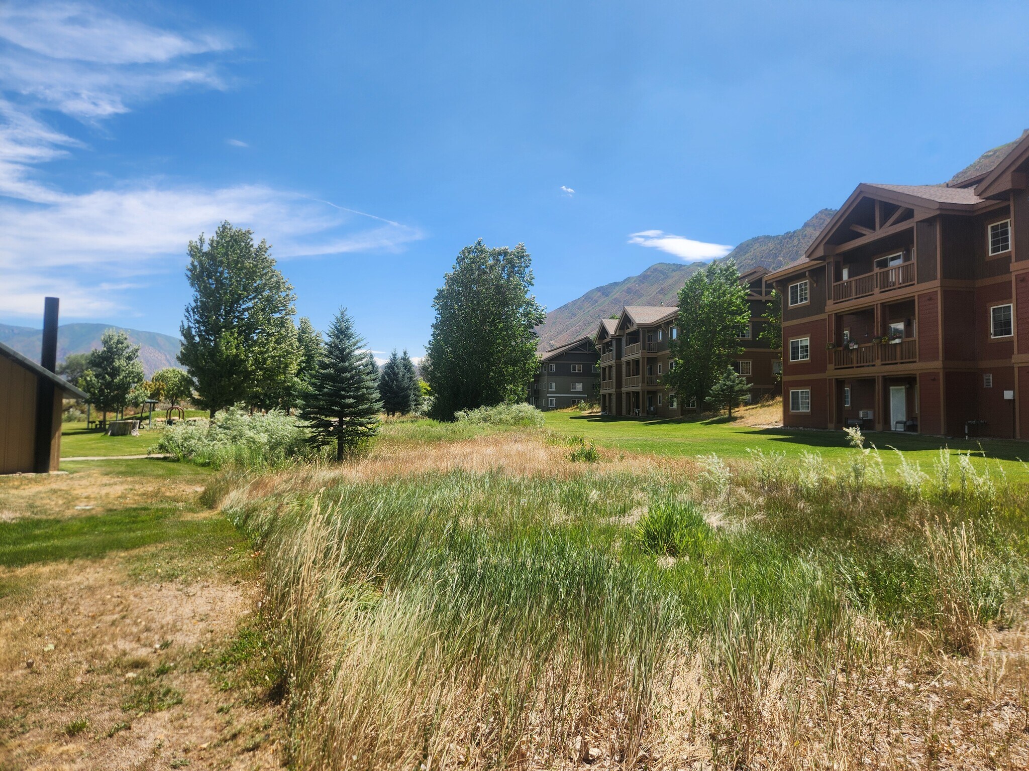 Building Photo - 520 River View Dr