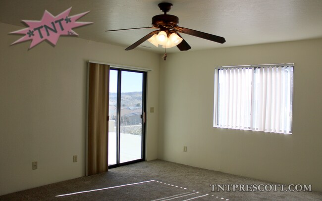 Building Photo - Home in Cliff Rose HOA ~ Winter Special!!