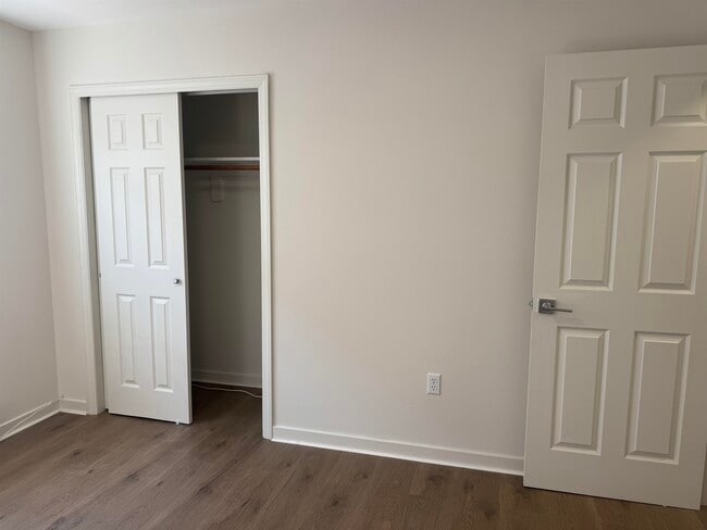 Building Photo - 295 Paulanne Terrace