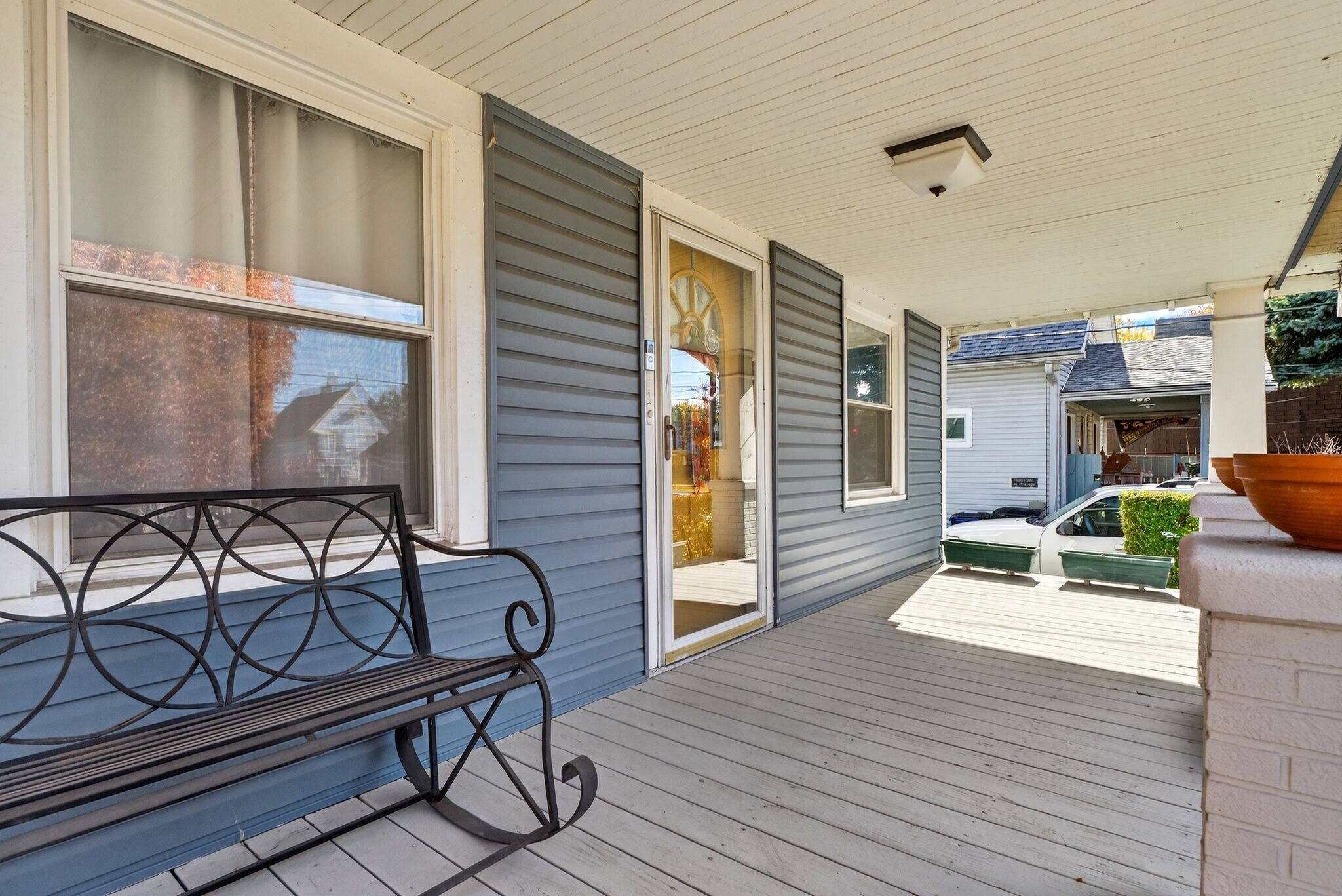 Front Yard Porch - 4429 S Hills Dr