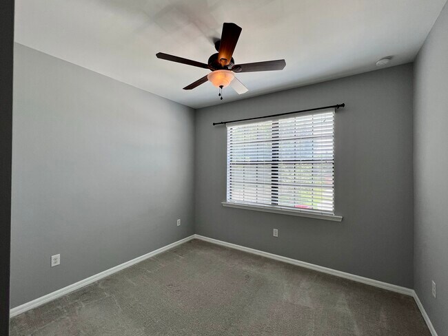 Building Photo - 3702 Pino Vista Way