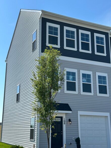 Primary Photo - 108 Bamboo Shoot Ln