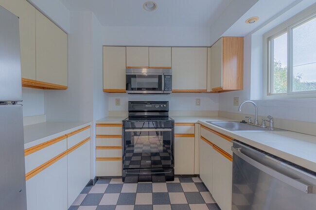 Building Photo - 2801 Pennsylvania Ave