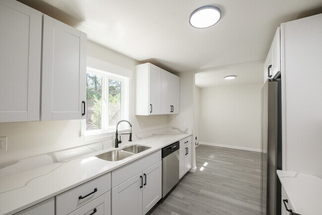 Building Photo - 1247 Clark Mill Rd