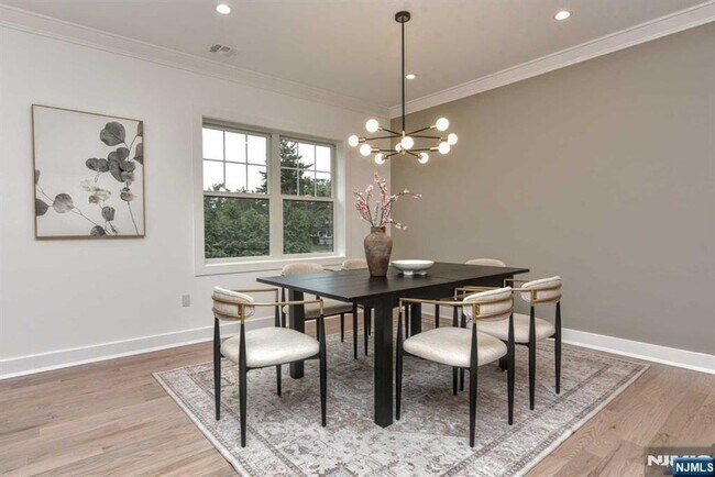 Building Photo - 120 Collignon Way