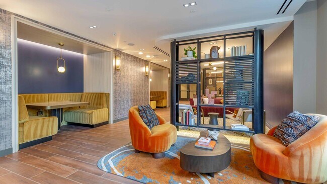 Building Photo - 350 Maple Dr SW