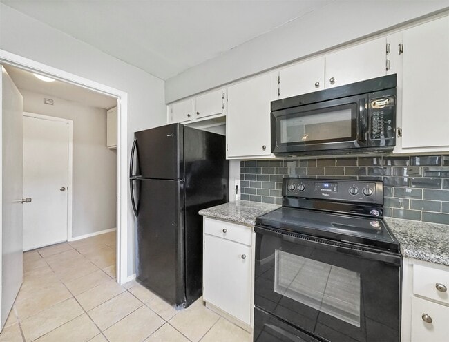 Building Photo - 22626 Leedstown Ln