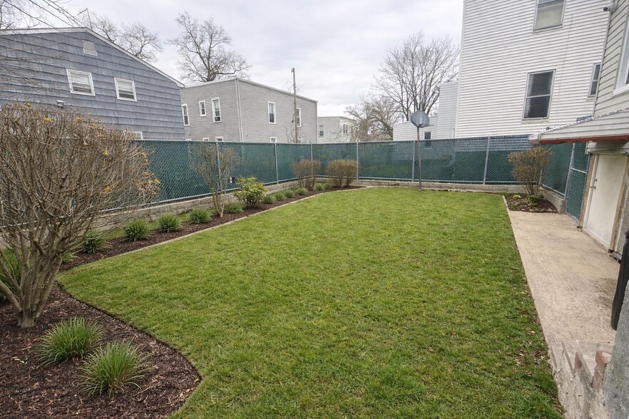 Building Photo - 138 Stuyvesant Ave