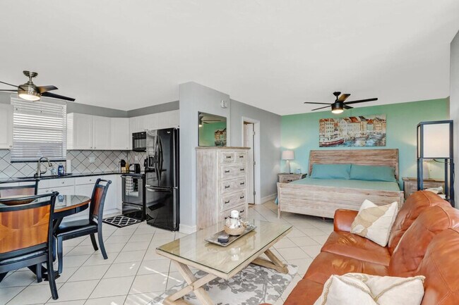 Primary Photo - 5800 Bonita Beach Rd SW