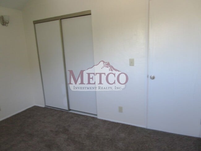 Building Photo - 16701