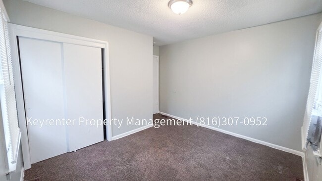 Building Photo - 3 Bed 1 Bath ready to rent!