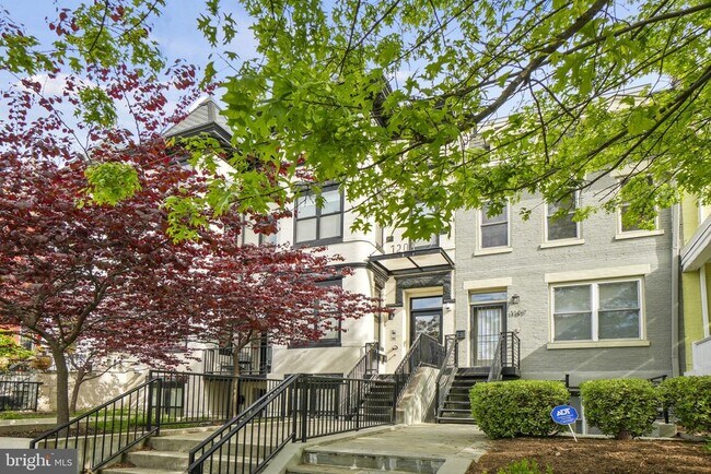 Building Photo - 1201 Kenyon St NW