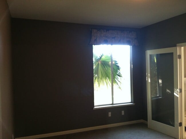 Building Photo - Spacious Two Story Home For Rent