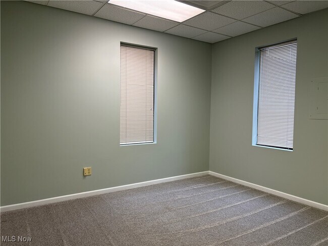 Building Photo - 158 N Broadway St