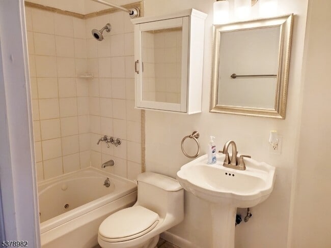 Building Photo - 15286 Aspen Ct