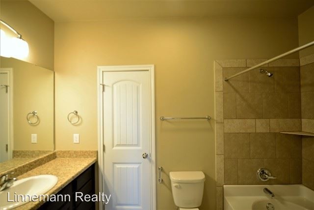 Building Photo - 1206 Vanguard Ln