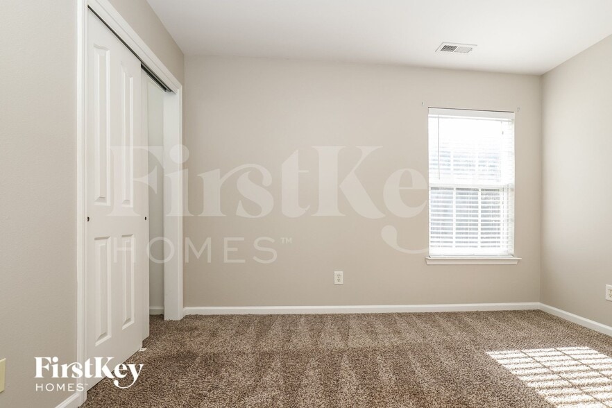 Building Photo - 1415 Paulonia Way