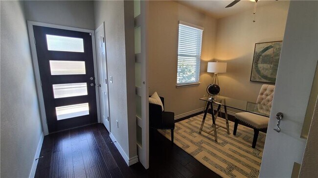 Building Photo - 5412 Golden Canary Ln