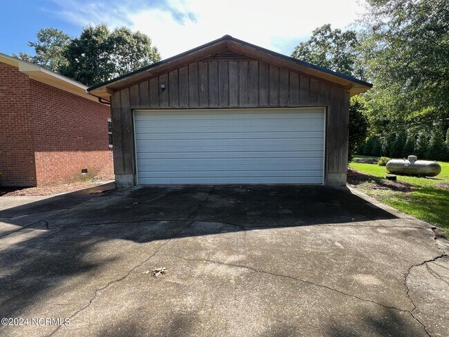 Building Photo - 304 Pamlico Dr