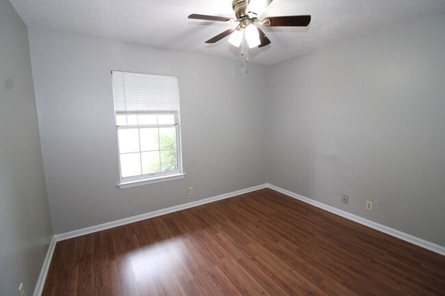 Building Photo - 3BR/2BA Home for Rent: Available Immediately