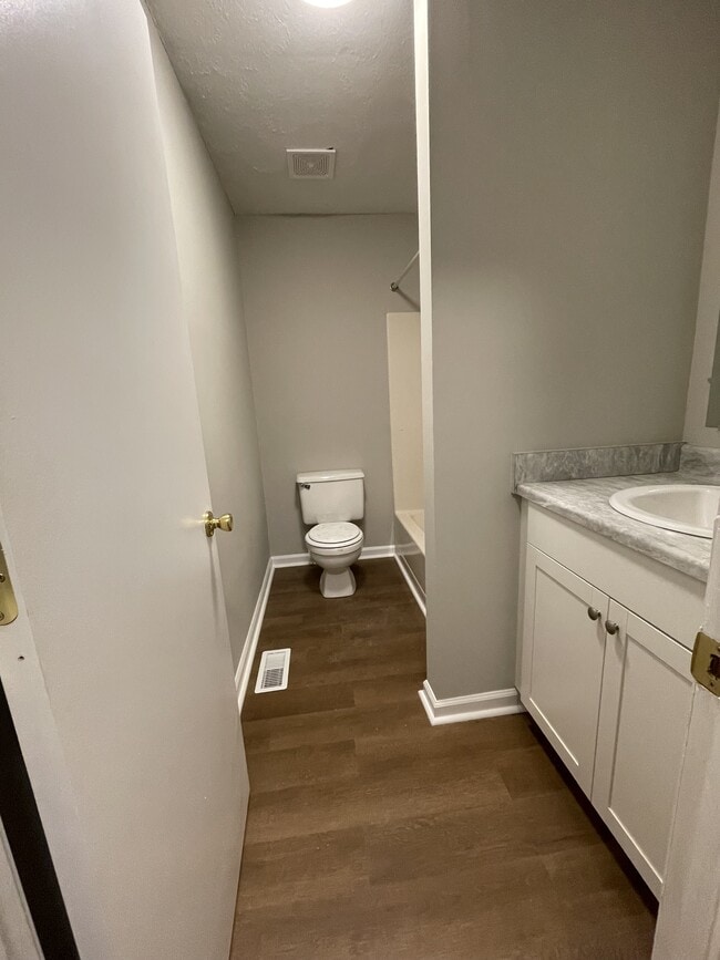 Building Photo - 158 Cedar Crest Dr