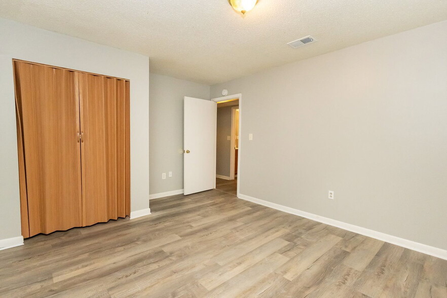 Building Photo - 3728 Chula Vista Dr