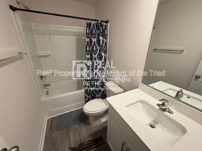 Building Photo - 407 Gulliver Ct
