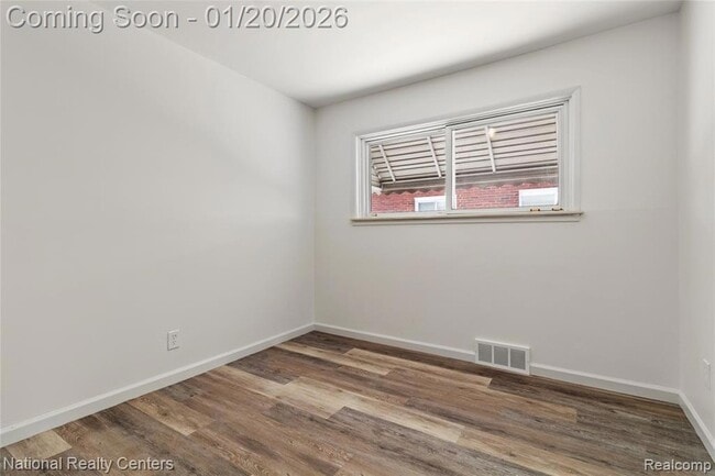 Building Photo - 29942 Avondale St