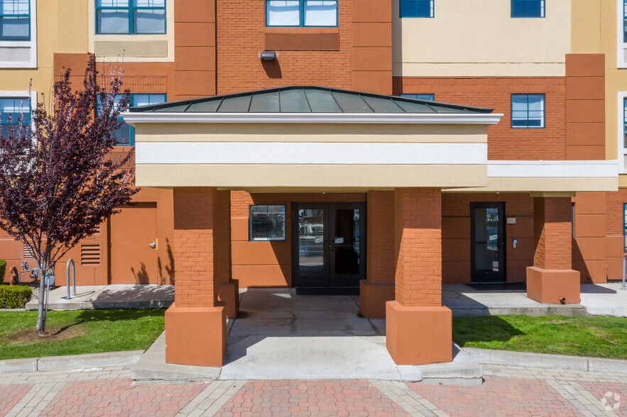 Entrance - Extended Stay America Premier Suites