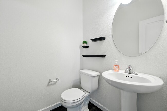 Building Photo - 5440 Safe Harbour Way