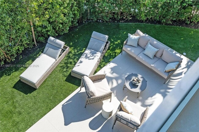 Building Photo - 1045 W 47th Ct