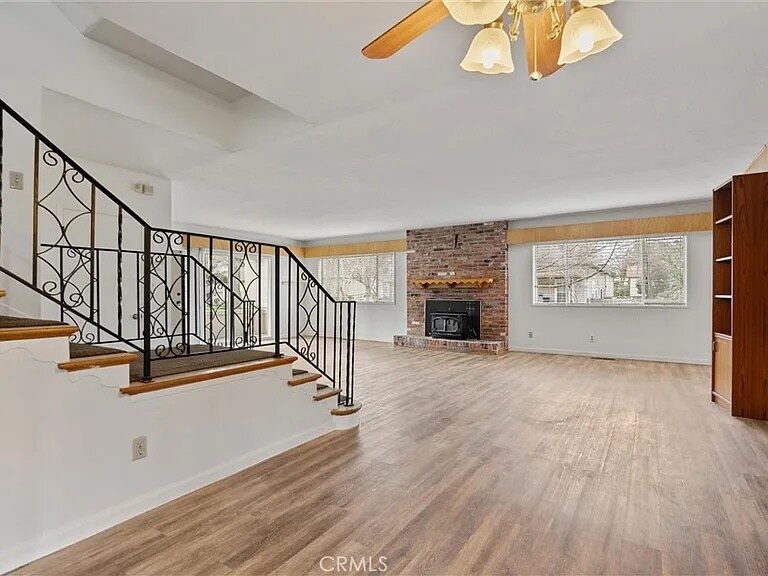 Building Photo - 403 Ash St