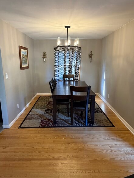 Building Photo - 211 S High St